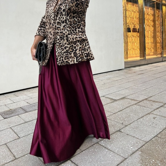 Sleek Maxi Skirt - Picture 2 of 4